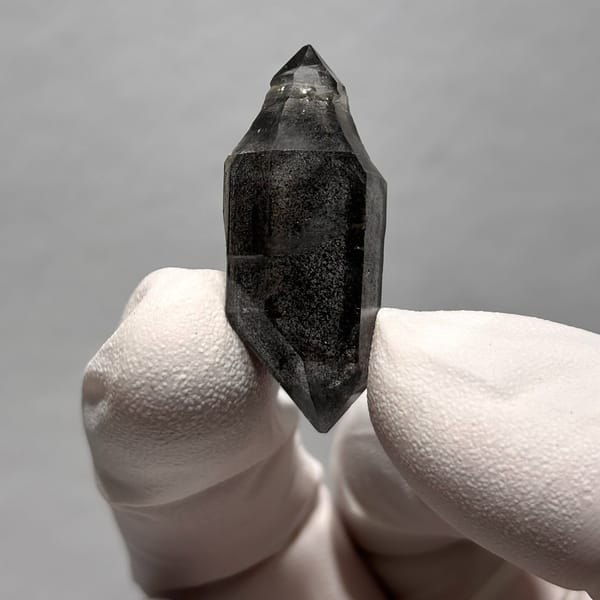 Starry sparkle DT quartz Guizhou 3.4 cm — complete view