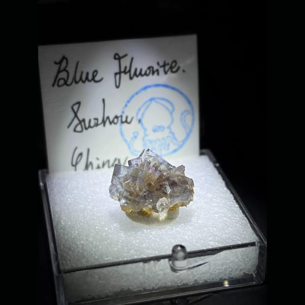 Pale blue-violet fluorite from Suzhou — detail view