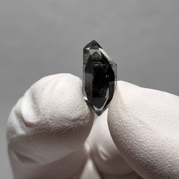 Sugar-core dt Yunnan 1.7 cm — detail view