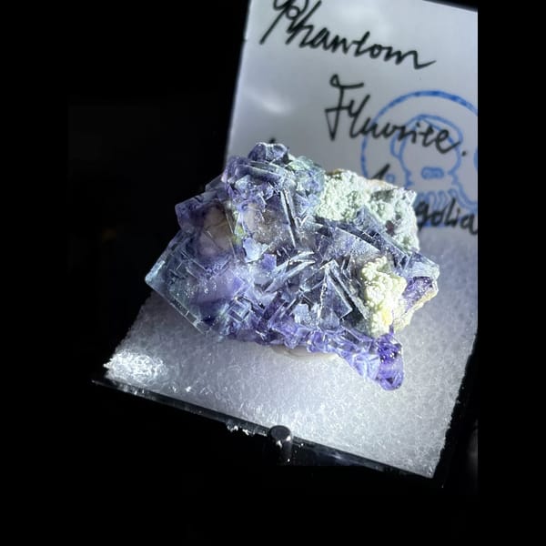 Glassy phantom fluorite from Yindu — alternate view