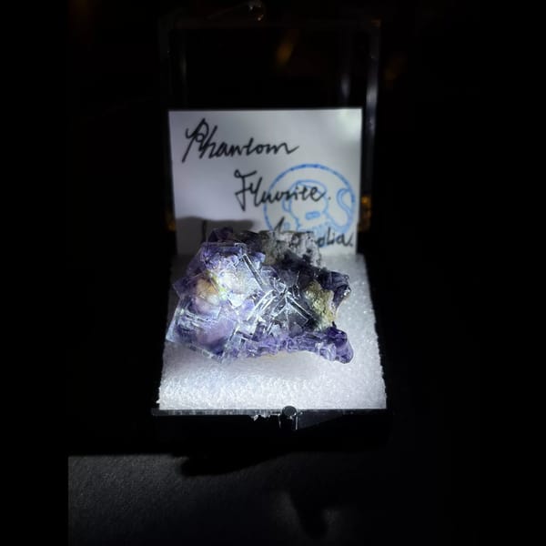 Glassy phantom fluorite from Yindu — detail view