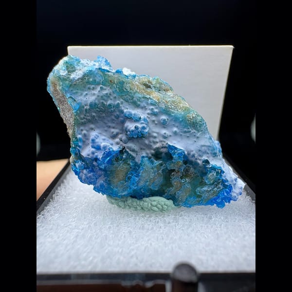 Vivid blue allophane with gibbsite from Qinglong, Guizhou — complete view