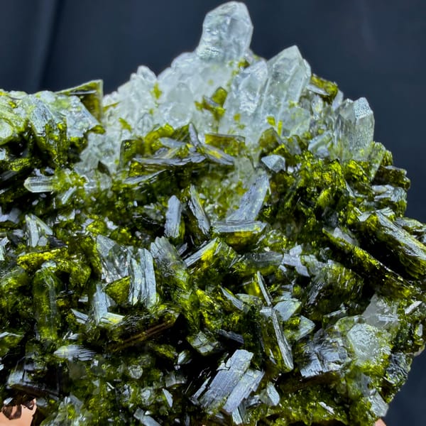 Dark green bladed epidote with clear quartz from Sichuan — detail view