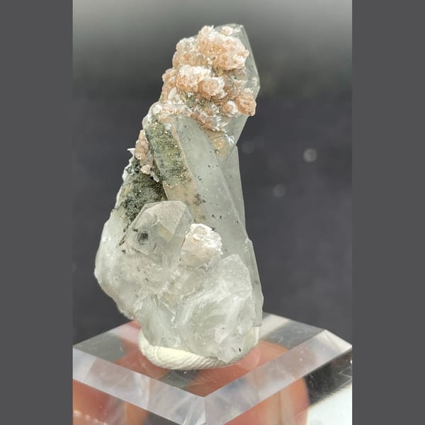 Quartz with calcite from Fujian — alternate view