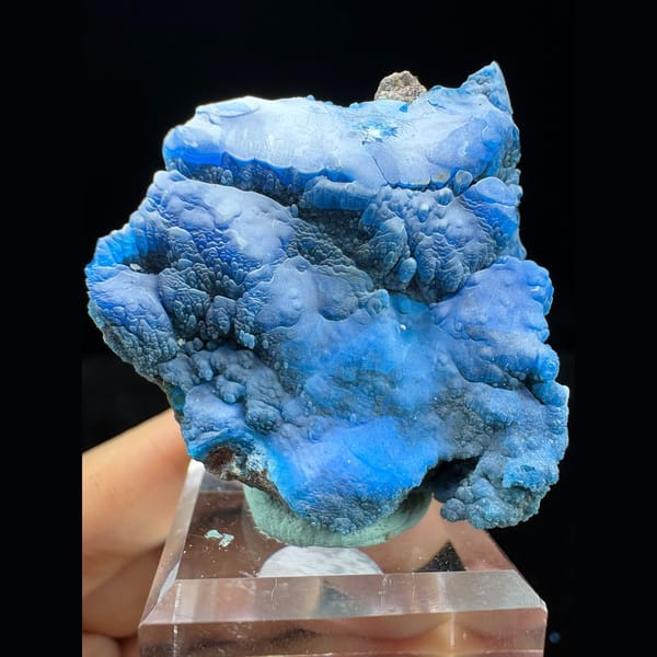 Wavy deep blue allophane with frosty white gibbsite from Qinglong — complete view