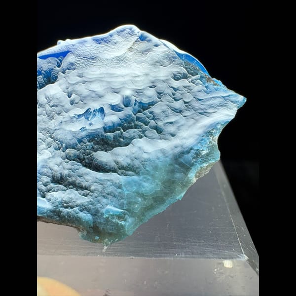 Larger blue allophane plate with frosty white gibbsite from Qinglong — alternate view