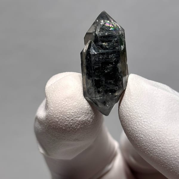 Dt quartz Yunnan 2.6 cm — complete view