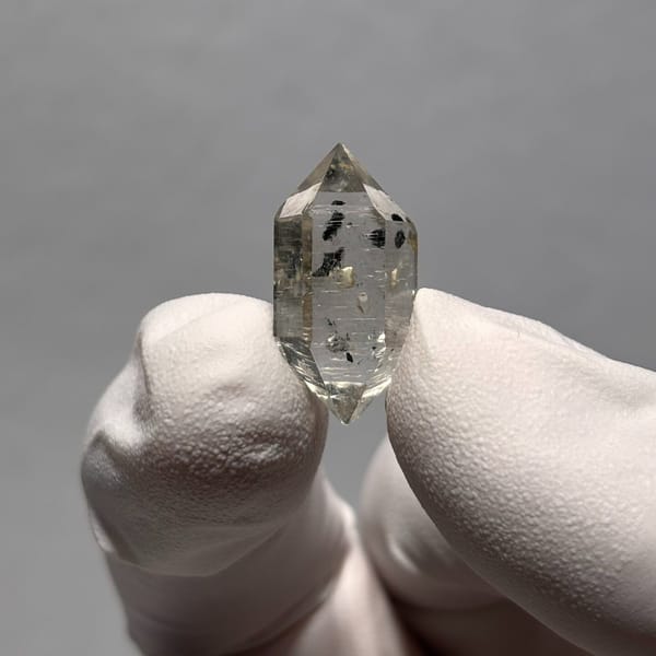 Dt quartz Yunnan 2.1 cm — alternate view
