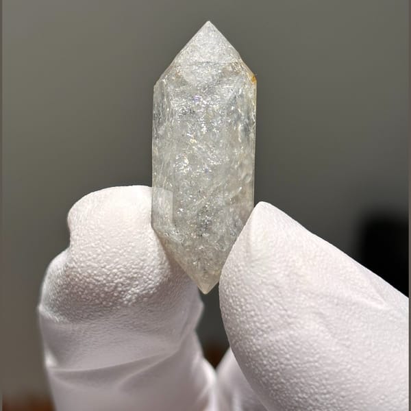 Burst-crystal DT Yunnan 3.1 cm — complete view