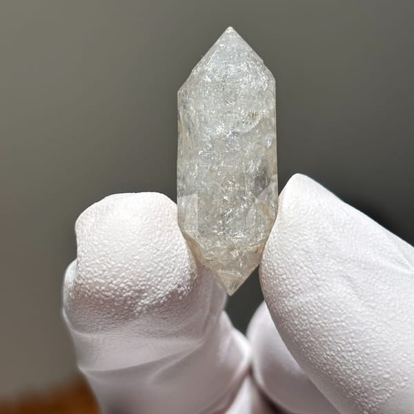 Burst-crystal DT Yunnan 3.1 cm — detail view