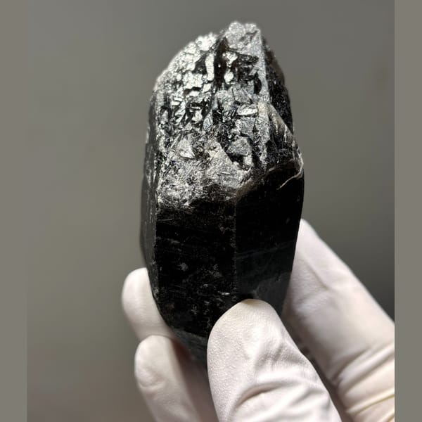 Dark smoky quartz Brazil 8.5 cm — alternate view