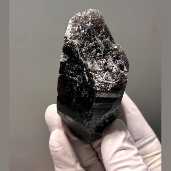 Dark smoky quartz Brazil 8.5 cm — alternate view