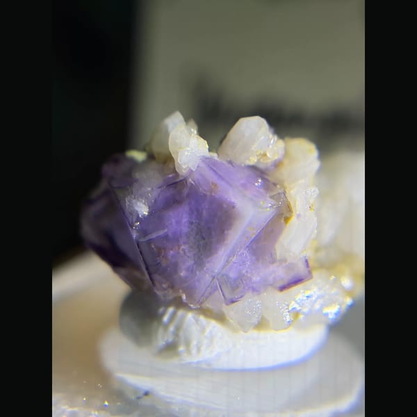 Porcelain fluorite with purple frame from Yaogangxian — complete view