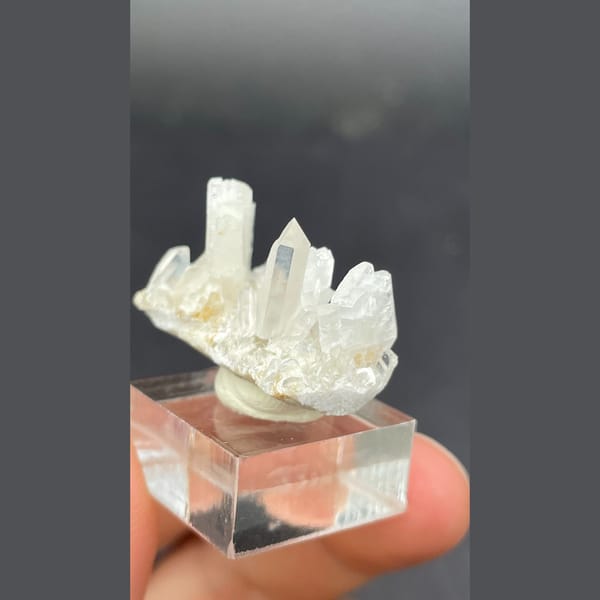 Xuebaoding quartz with bright feldspar — alternate view