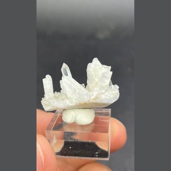 Xuebaoding quartz with bright feldspar — detail view