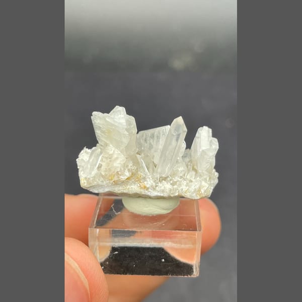 Xuebaoding quartz with bright feldspar — detail view