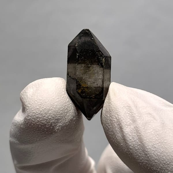 Capped phantom DT Yunnan 2.3 cm — alternate view