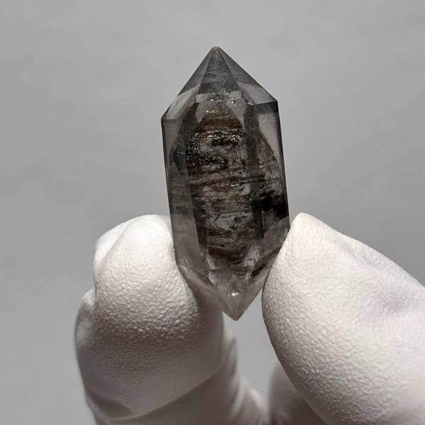 Dt quartz Yunnan 3.1 cm — complete view