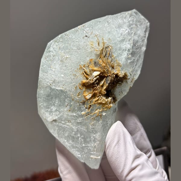 Xuebaoding aquamarine 9.5 cm — complete view