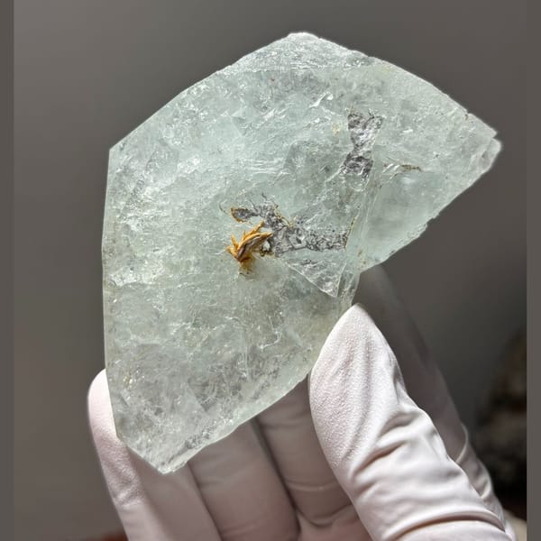 Xuebaoding aquamarine 9.5 cm — detail view