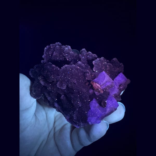 Grey sugary calcite with fluorite pseudomorphs from Longyan — alternate view