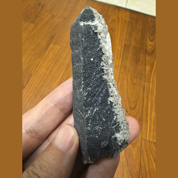 Grey-black quartz with siderite and calcite — alternate view