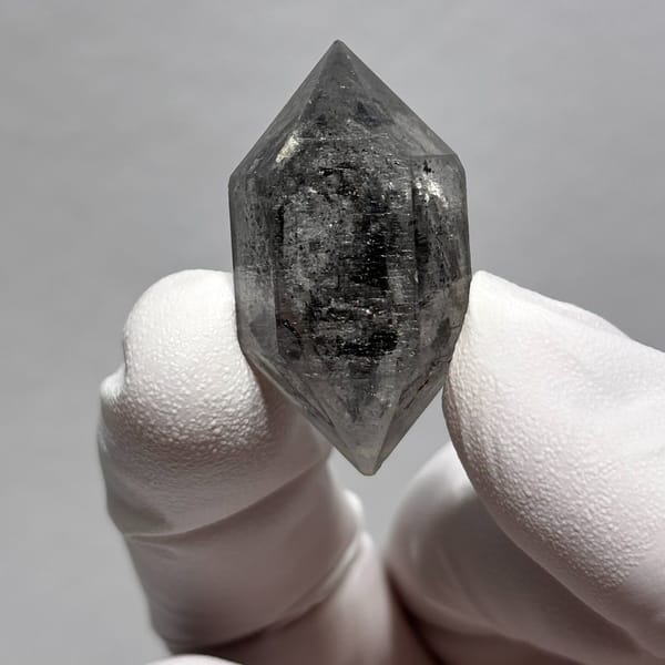 Dt quartz Yunnan 3.5 cm — complete view