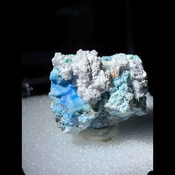 Blue-violet Garden Gypsum creedite from Guizhou — complete view