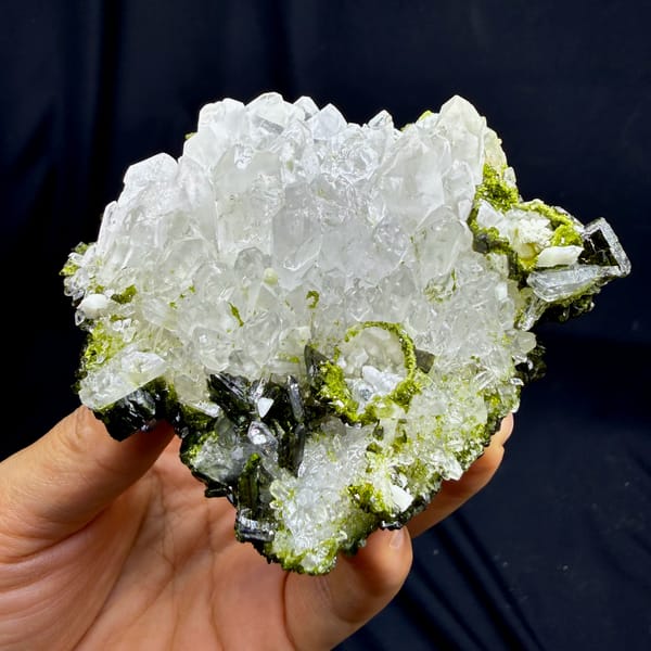 Clear quartz points on dark green epidote from Sichuan — alternate view