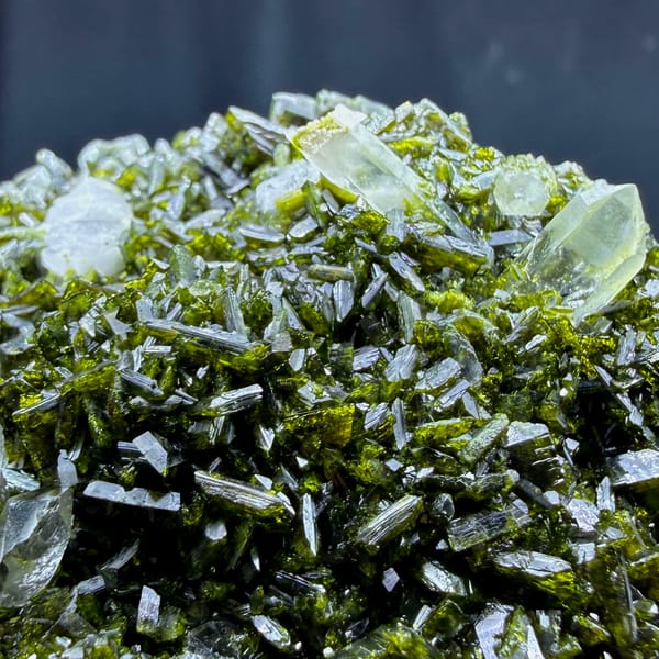 Clear quartz points on dark green epidote from Sichuan — alternate view