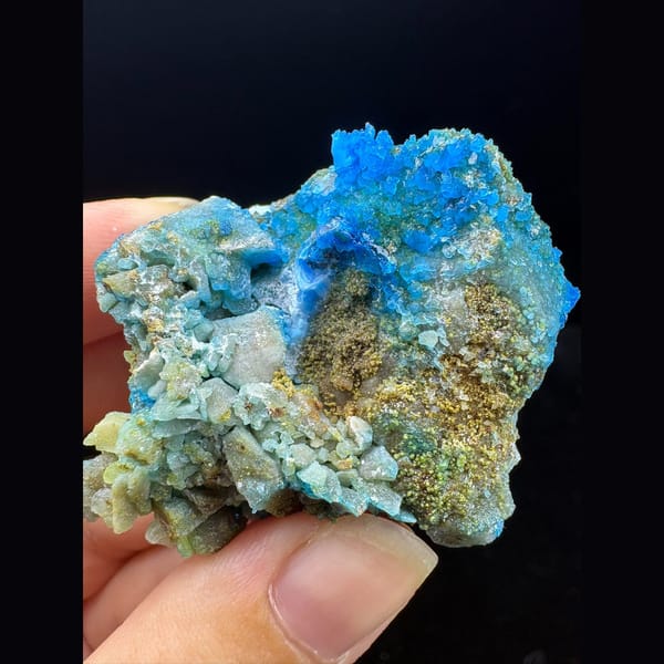 Bright blue allophane on gibbsite matrix from Qinglong — alternate view