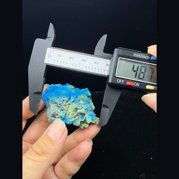 Bright blue allophane on gibbsite matrix from Qinglong — alternate view