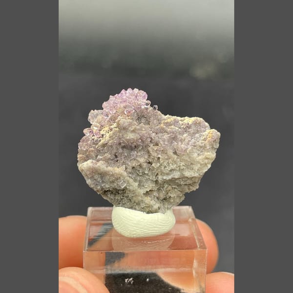 Yttrium fluorite B from Qinglong — complete view