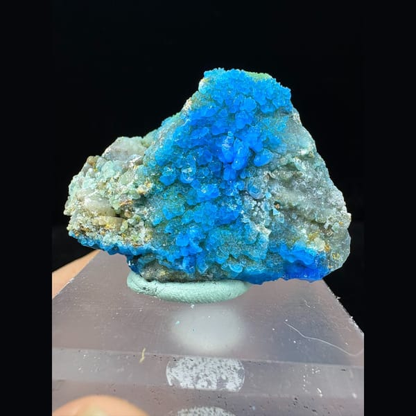 Vivid blue allophane crust from Qinglong, Guizhou — complete view