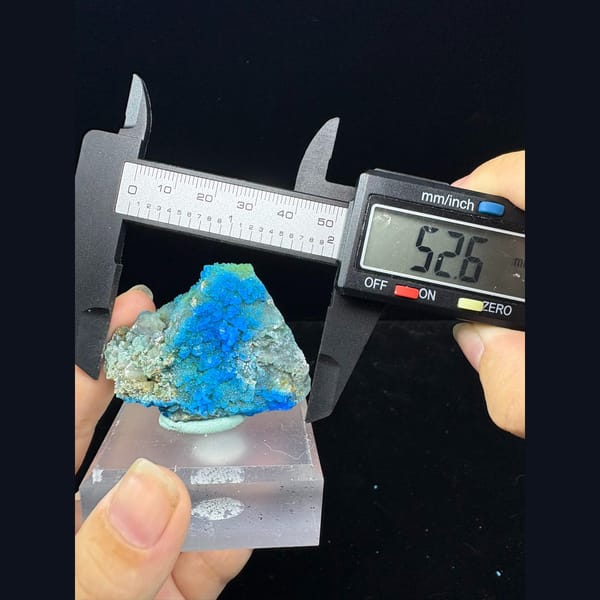 Vivid blue allophane crust from Qinglong, Guizhou — alternate view