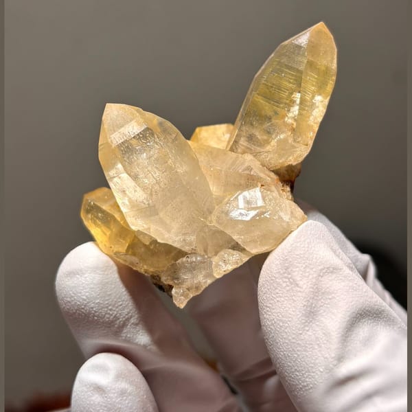 Himalayan quartz Pakistan 5.6 cm — complete view