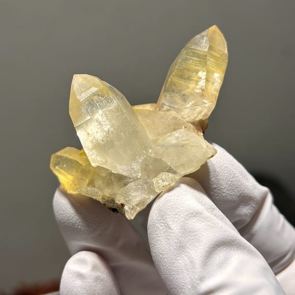 Himalayan quartz Pakistan 5.6 cm — alternate view