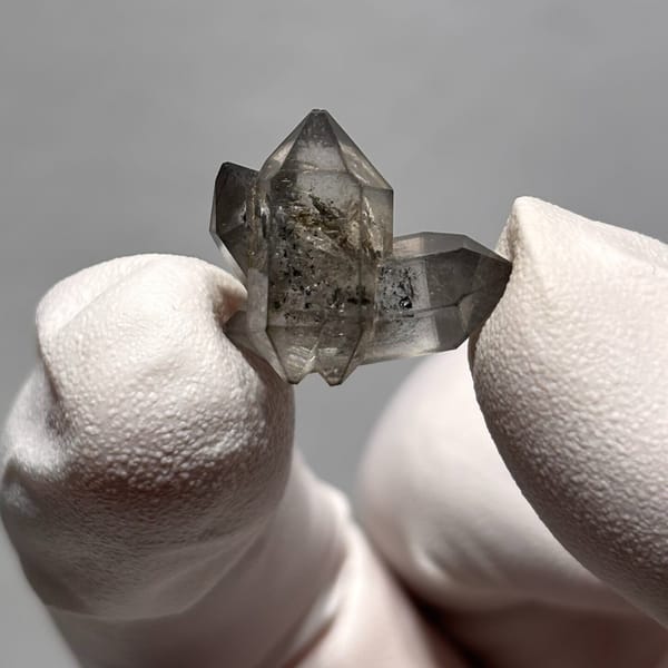 Multi-crystal sketch quartz Yunnan — alternate view