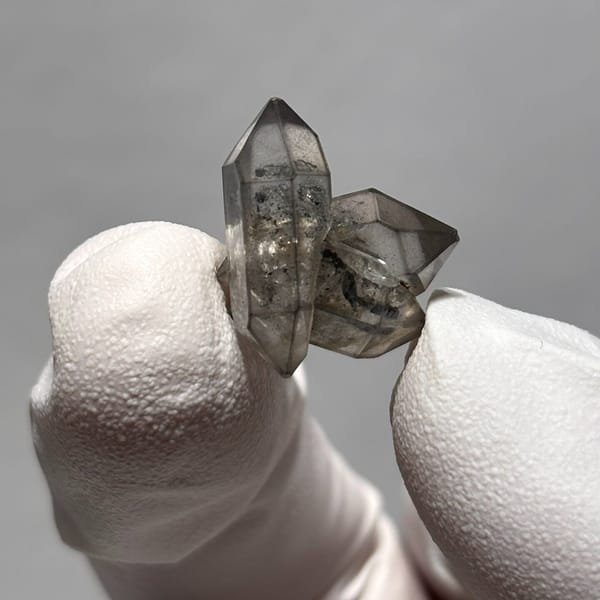Multi-crystal sketch quartz Yunnan — detail view