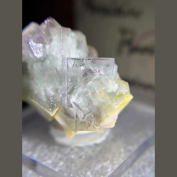 Porcelain fluorite with calcite from Yaogangxian — detail view