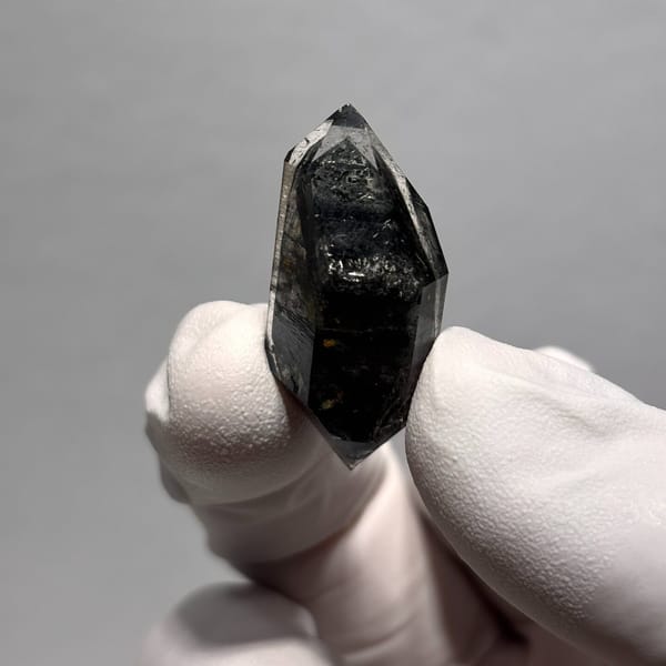 Enhydro DT Quartz Yunnan 3.2 cm — complete view