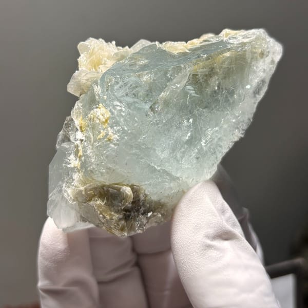 Xuebaoding aquamarine with mica — alternate view