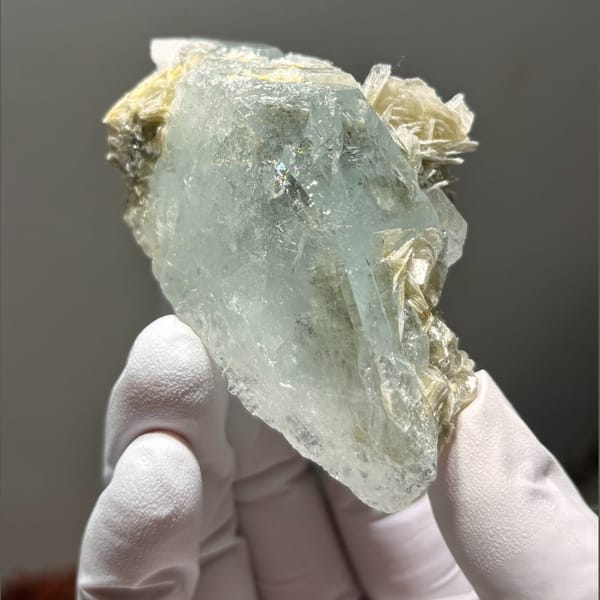 Xuebaoding aquamarine with mica — alternate view