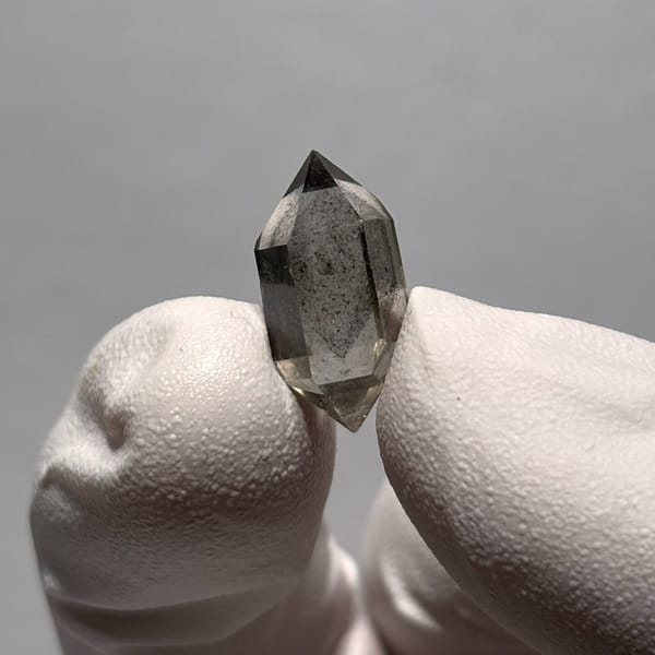 Phantom etched dt Yunnan 1.8 cm — detail view