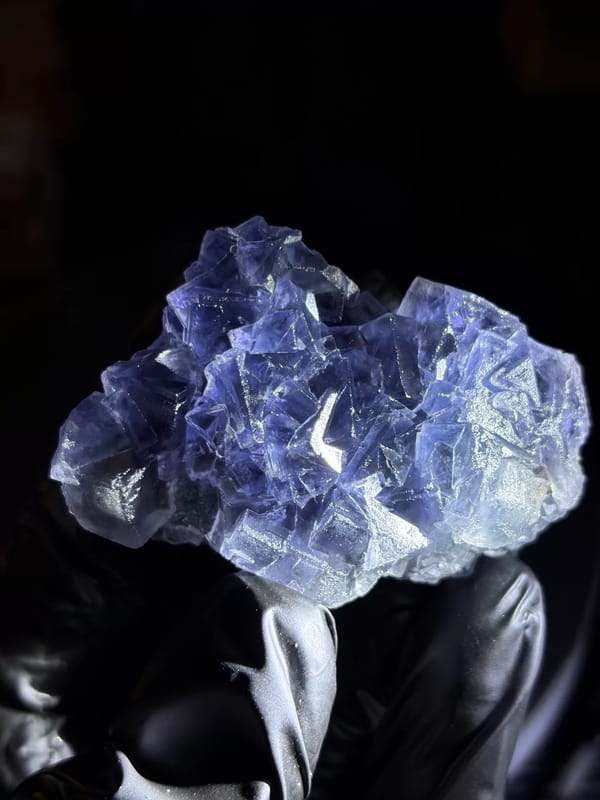 Complete top view of blue cubic fluorite from Yunnan