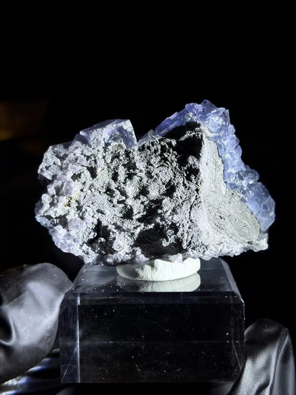 Complete reverse and natural base view of the exact fluorite specimen