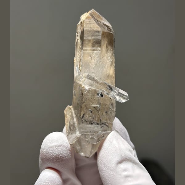 Jinkouhe DT quartz calcite 7.4 cm — detail view