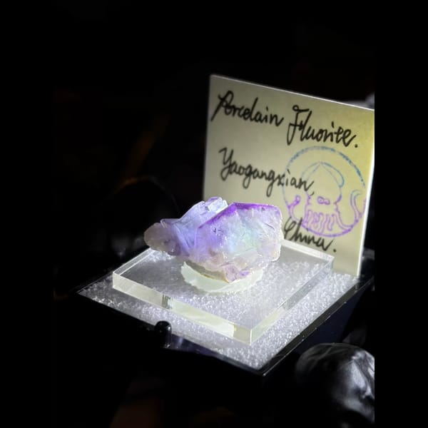 Porcelain fluorite with purple frame — detail view