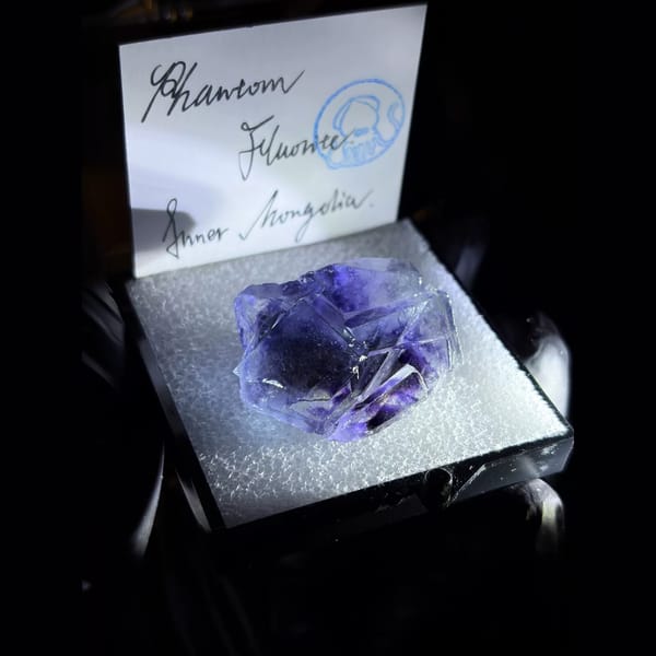 Blue-violet phantom fluorite from Yindu — alternate view