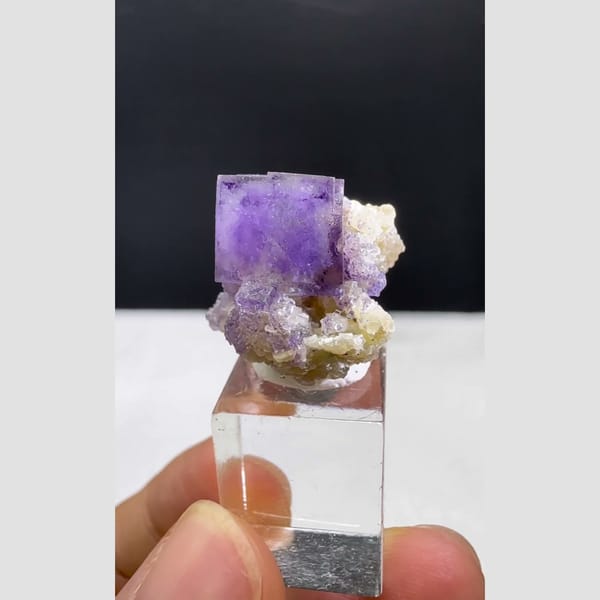 Purple Fluorite Cube on Mica Yaogangxian 2.0 cm — alternate view
